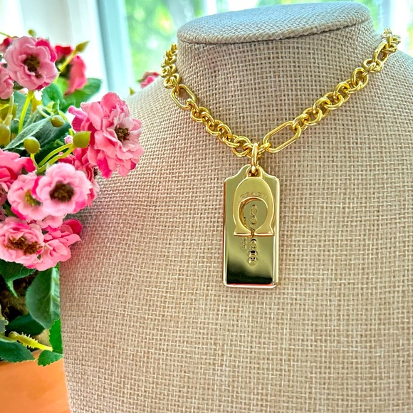 Coach Gold Hangtag and C Charm Chain Necklace - Picture 1 of 7